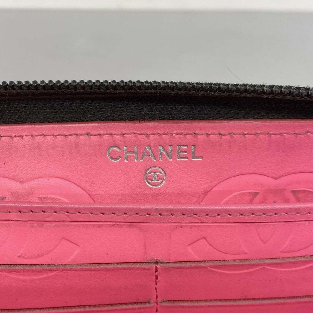 CHANEL Black Lambskin Leather Wallet - Picture 4 of 10